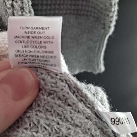 NEW York & Company Hooded‎ 3/4 Sleeve Gray and White Sweater - Picture 5 of 5